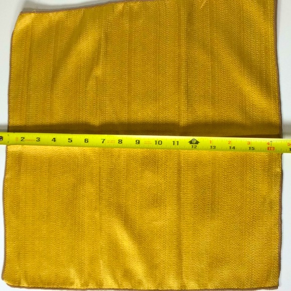 Fourteen Gold Cloth Napkins - Picture 2 of 2